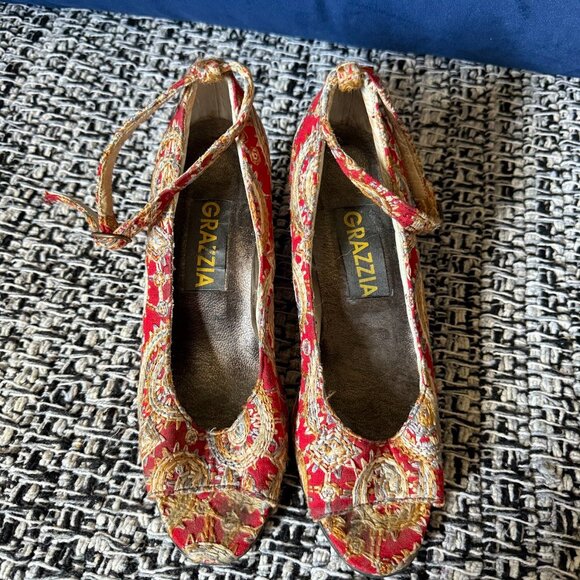 Elegant Red Wedge Sandals - Picture 9 of 9
